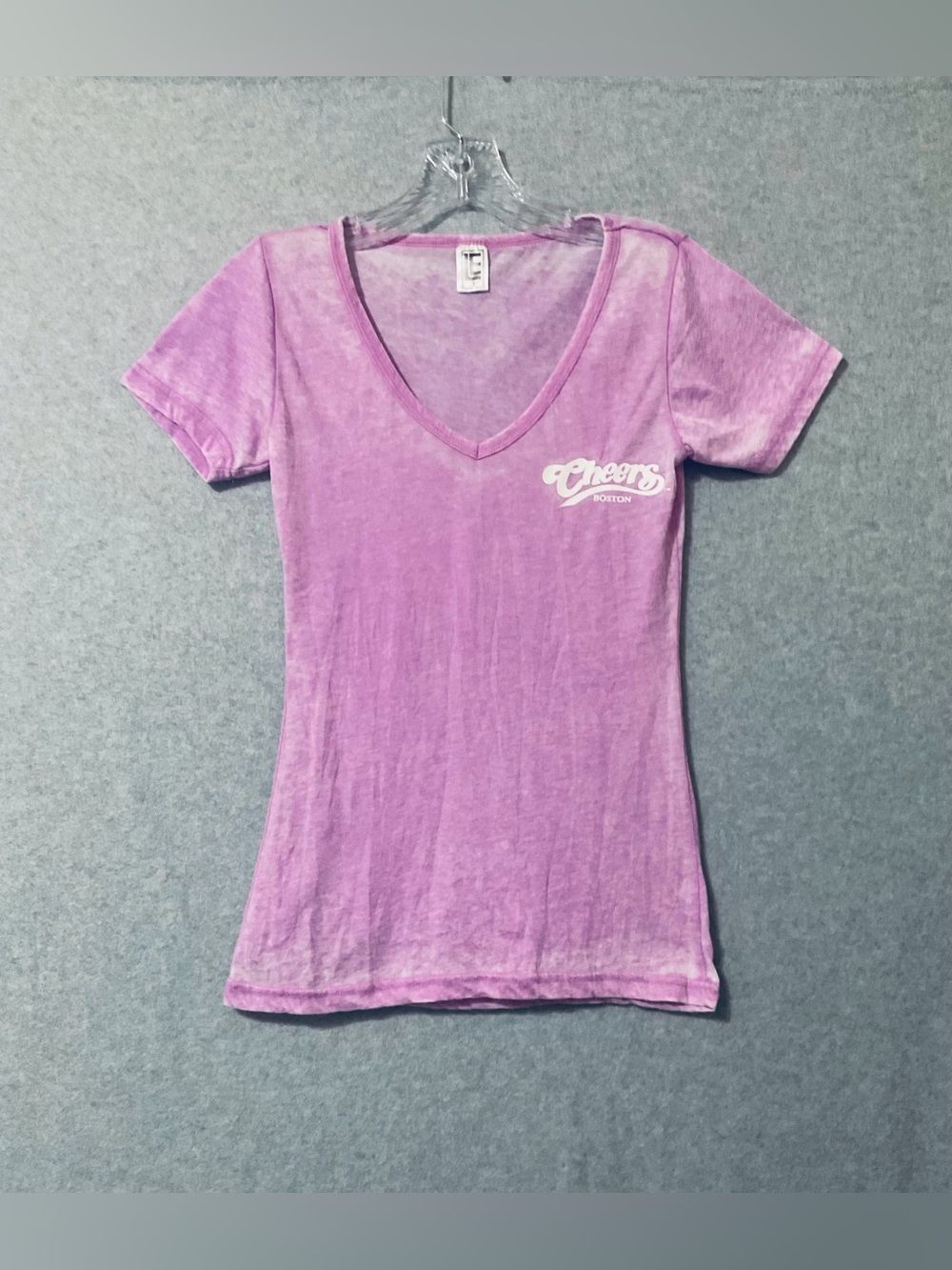 Vintage LE Boston Women’s violet  V-Neck  Short sleeves T Shirt  SZ  S